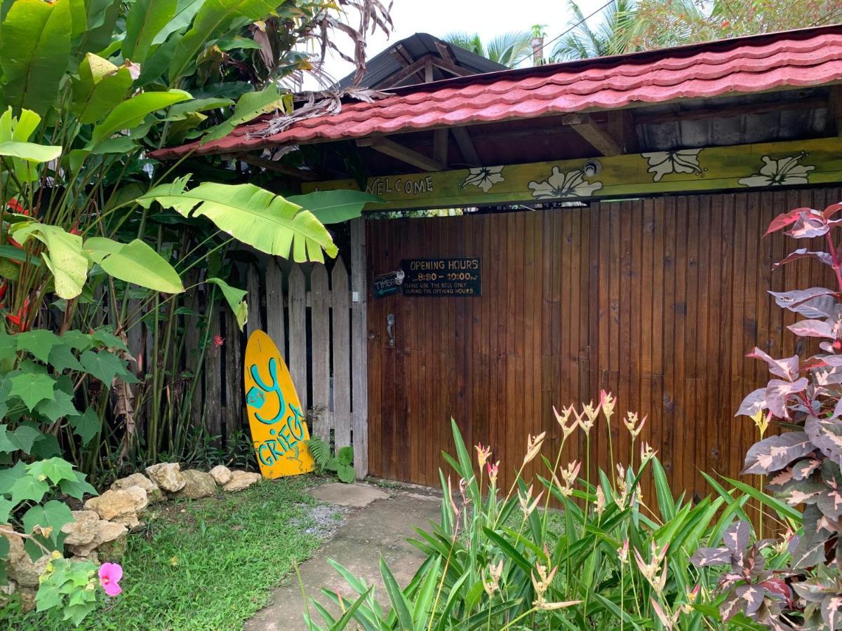 Surf Camp Hotell Bocas del Toro Exteriör bild