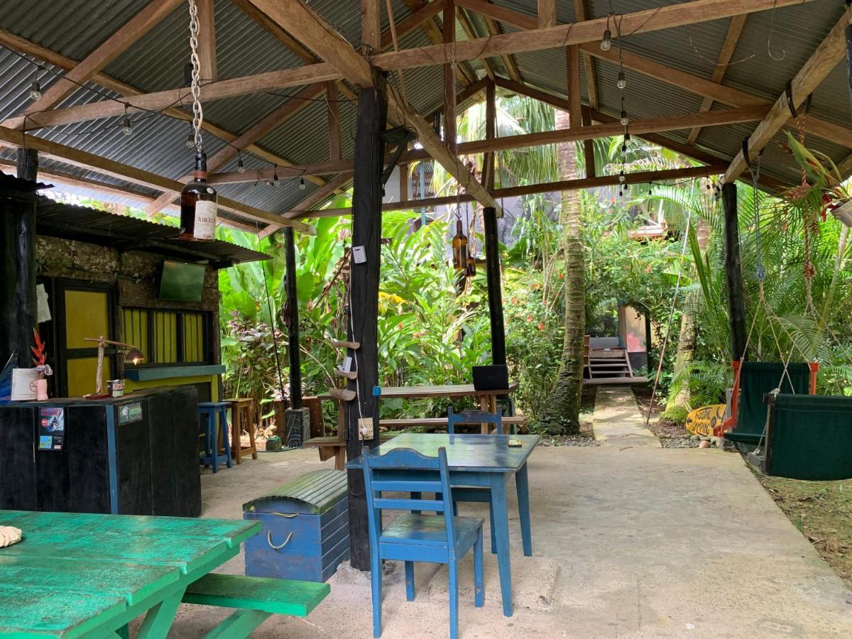 Surf Camp Hotell Bocas del Toro Exteriör bild