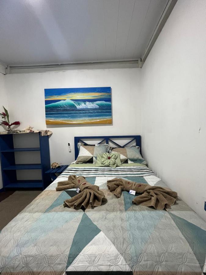 Surf Camp Hotell Bocas del Toro Exteriör bild