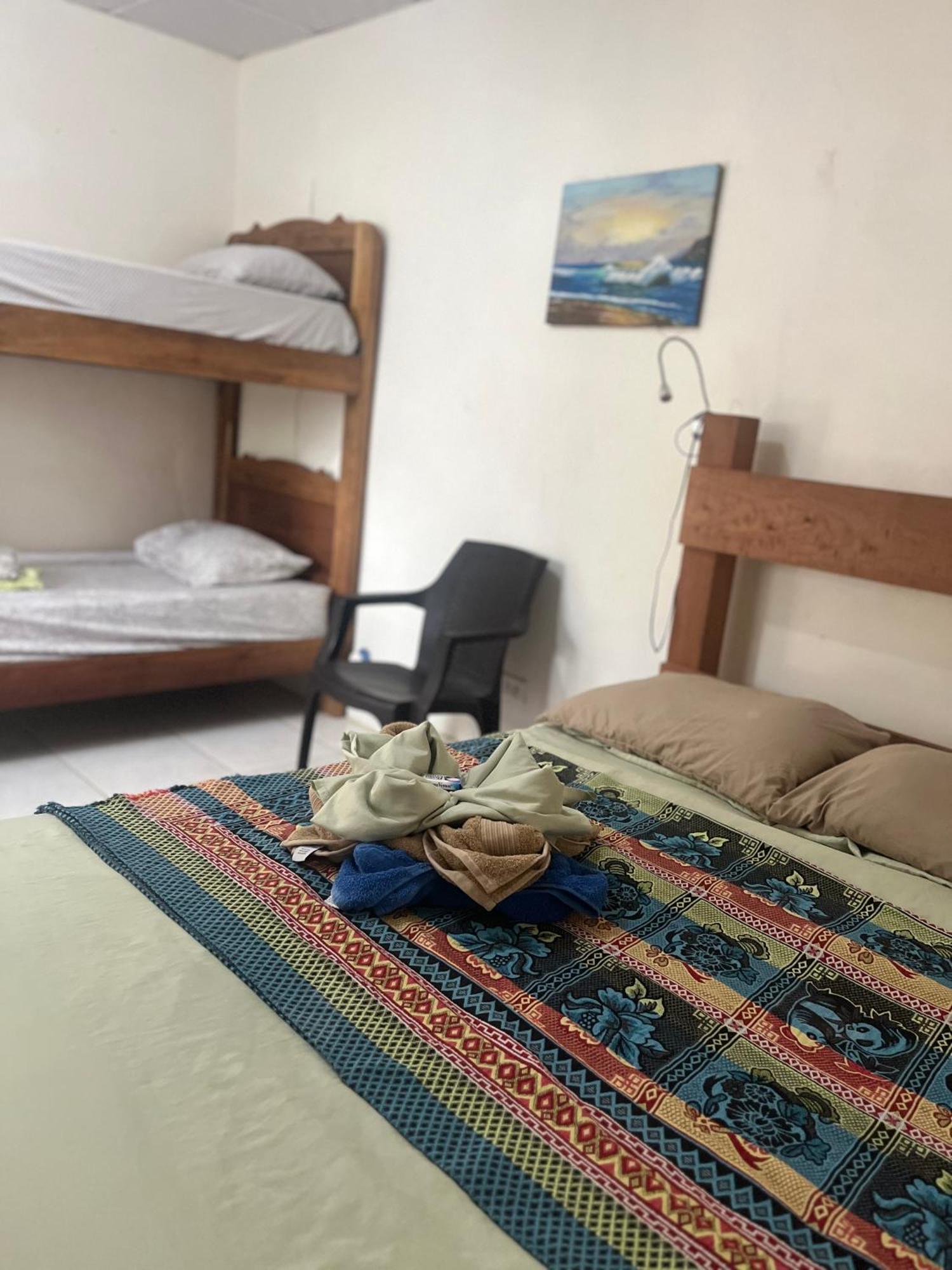 Surf Camp Hotell Bocas del Toro Exteriör bild