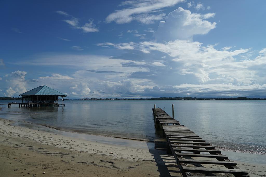 Surf Camp Hotell Bocas del Toro Exteriör bild