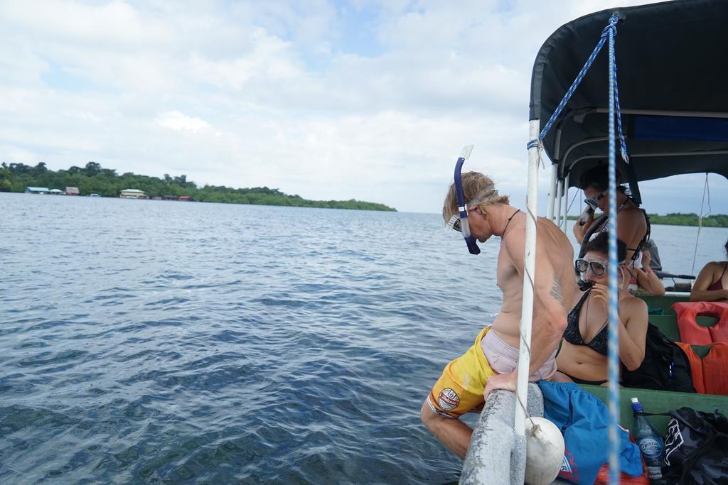 Surf Camp Hotell Bocas del Toro Exteriör bild