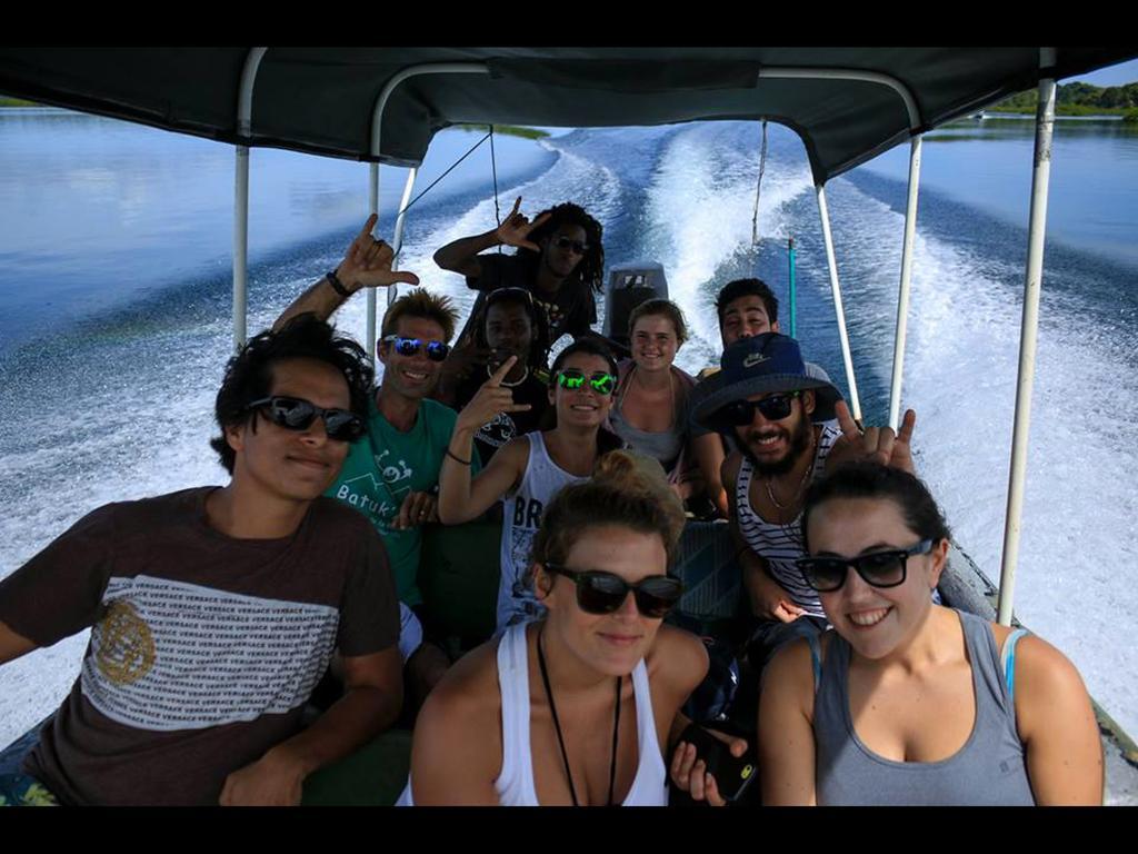 Surf Camp Hotell Bocas del Toro Exteriör bild